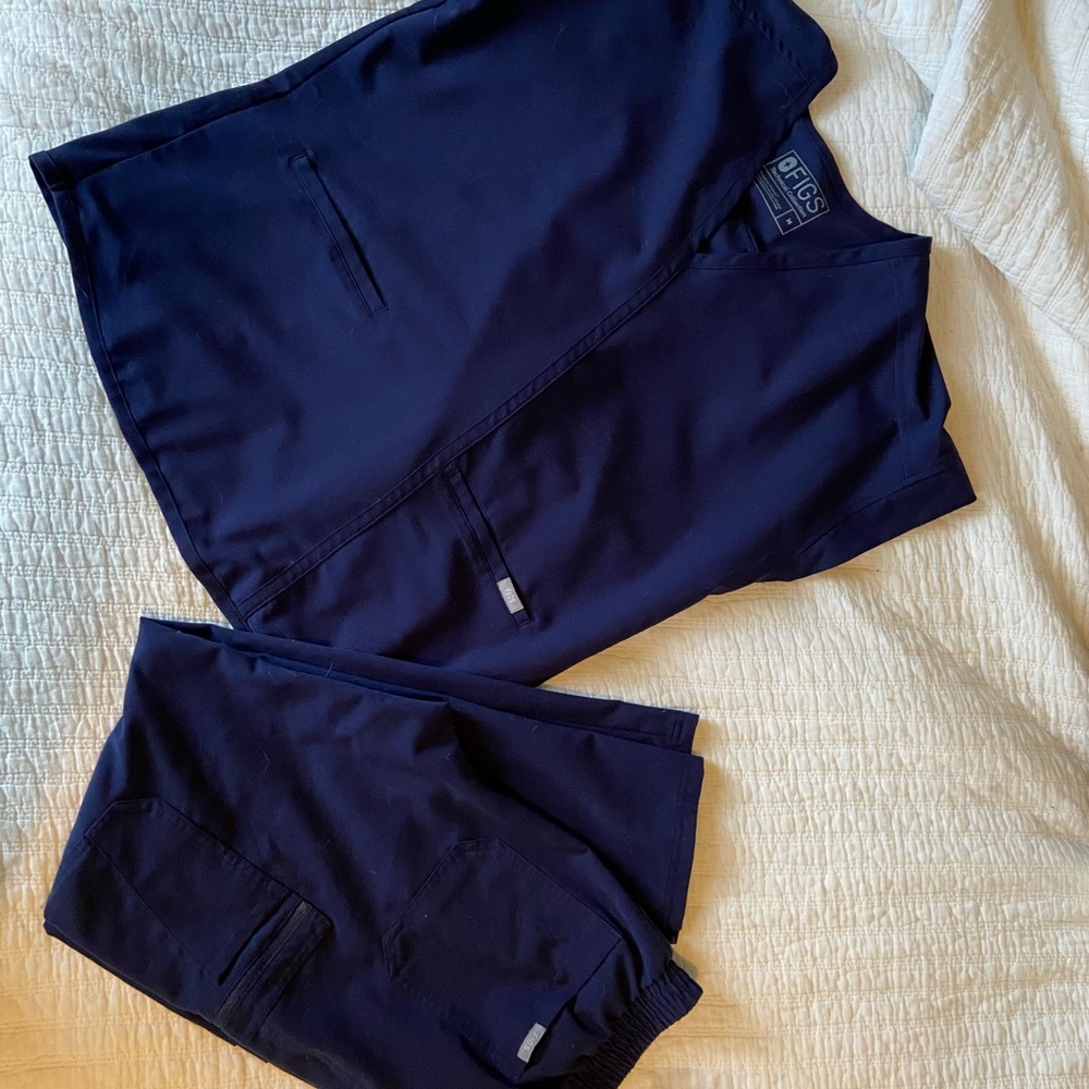 FIGS Navy Scrub Set